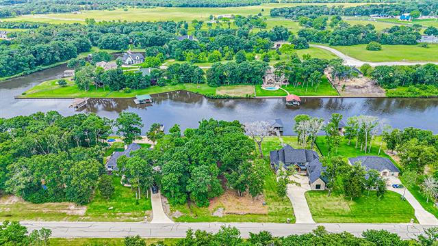 430 WATERS EDGE DR, CORSICANA, TX 75109, photo 1 of 10