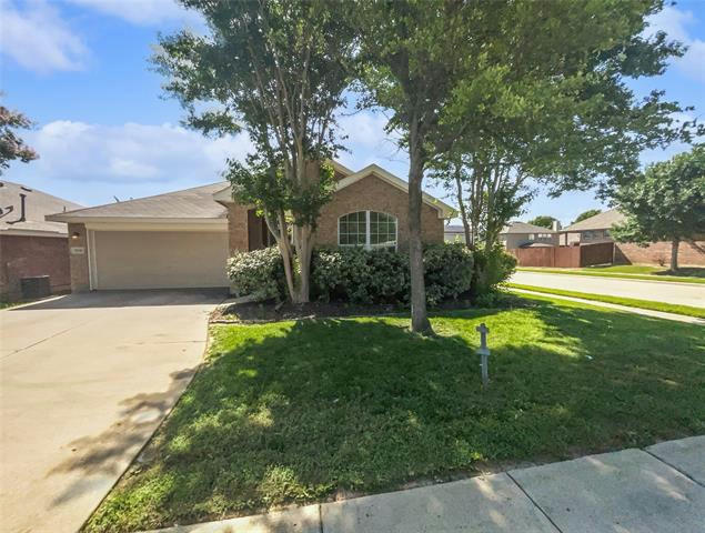 5820 WESTGATE DR, FORT WORTH, TX 76179, photo 1 of 15