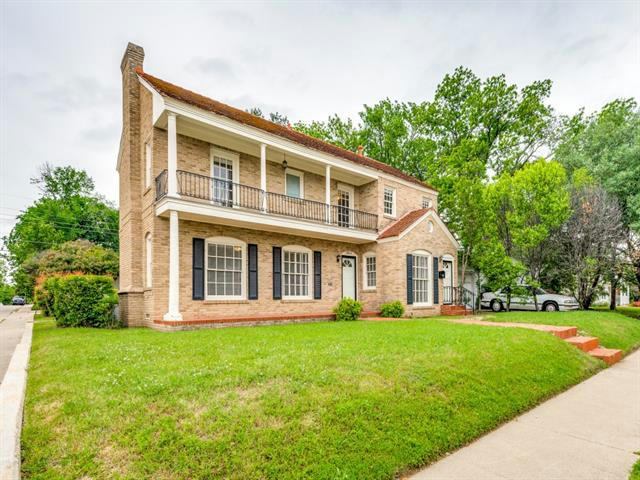 1008 DOROTHY LN, FORT WORTH, TX 76107, photo 1 of 25