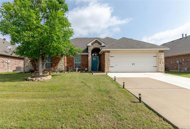 580 GRIFFITH DR, SAGINAW, TX 76179, photo 1 of 34