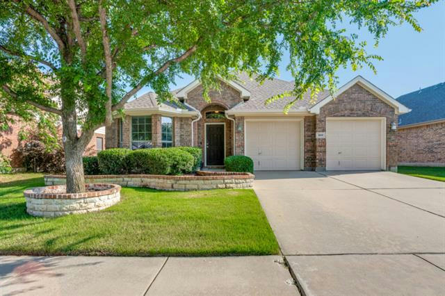 819 LAKE FOREST TRL, LITTLE ELM, TX 75068, photo 1 of 28
