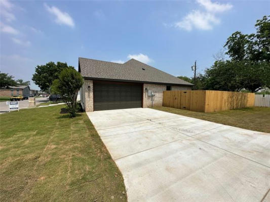 527 PHILLIPS ST, CLEBURNE, TX 76033, photo 4 of 38