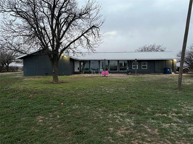 1807 CROWELL HWY, QUANAH, TX 79252, photo 1 of 25