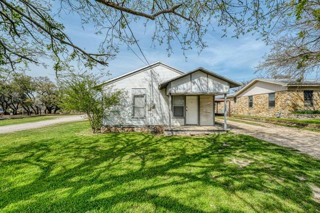 215 E 7TH ST, WEATHERFORD, TX 76086, photo 1 of 21