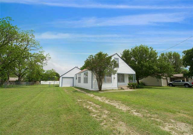 211 S HICKORY ST, MUENSTER, TX 76252, photo 1 of 32