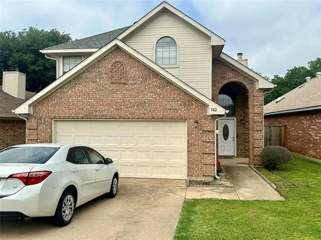 942 S OLD ORCHARD LN, LEWISVILLE, TX 75067, photo 1 of 12