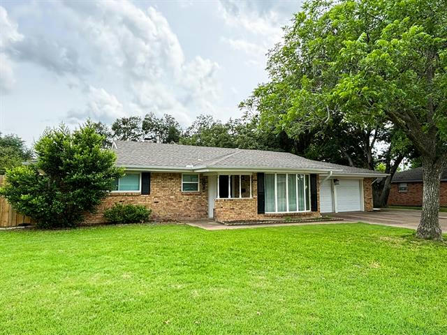 3825 FENTON AVE, FORT WORTH, TX 76133, photo 1 of 33