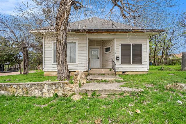 314 N HARDING ST, FORT WORTH, TX 76102, photo 1 of 13