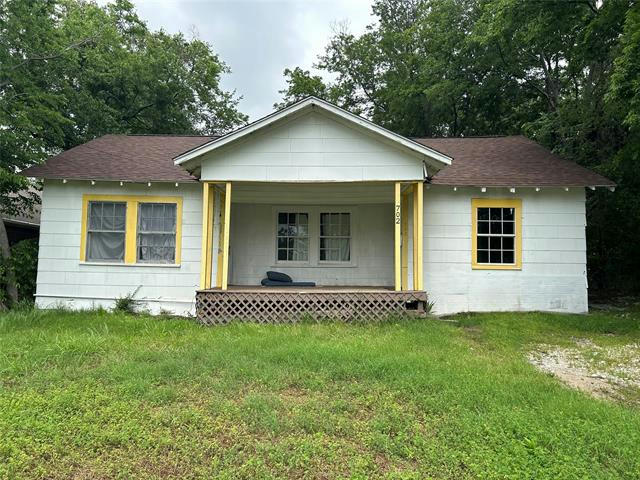 702 LAWRENCE AVE, TERRELL, TX 75160, photo 1 of 9
