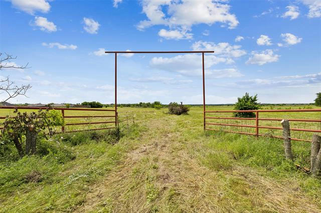 8037 COUNTY ROAD 1009, GODLEY, TX 76044, photo 1 of 18