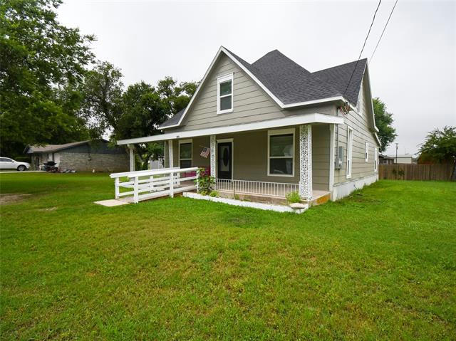 805 BUCK ST, GAINESVILLE, TX 76240, photo 1 of 40