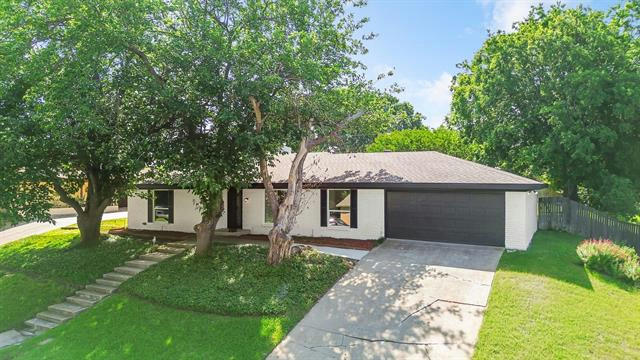 6405 WINIFRED DR, FORT WORTH, TX 76133, photo 2 of 25
