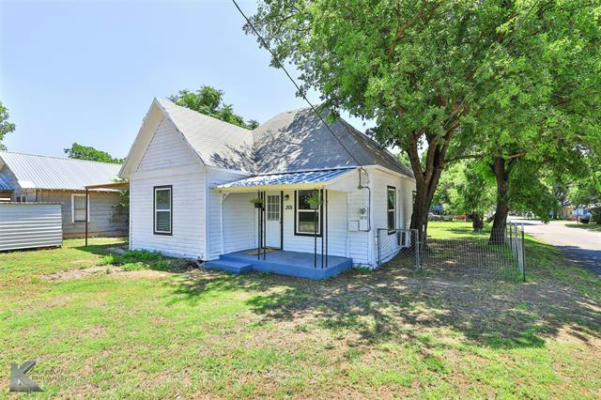 301 TINKLE ST, WINTERS, TX 79567 - Image 1