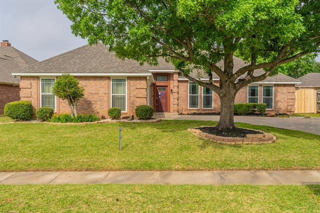7517 PEACHTREE TRL, NORTH RICHLAND HILLS, TX 76182, photo 1 of 37