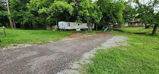 916 W COLLINS ST, DENISON, TX 75020, photo 1 of 8