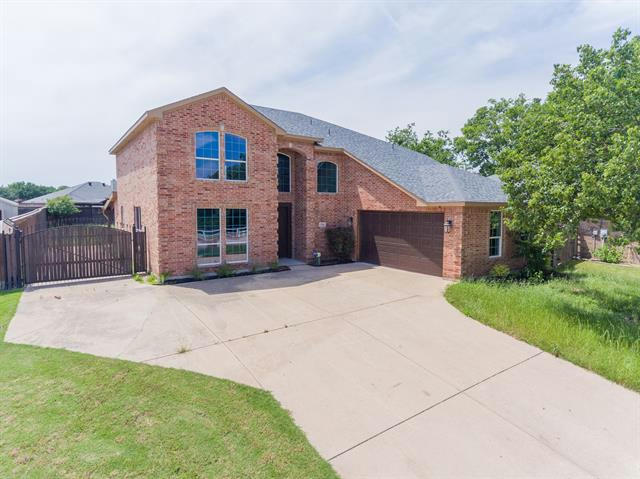 1164 S TIMBERLINE DR, BENBROOK, TX 76126, photo 1 of 33