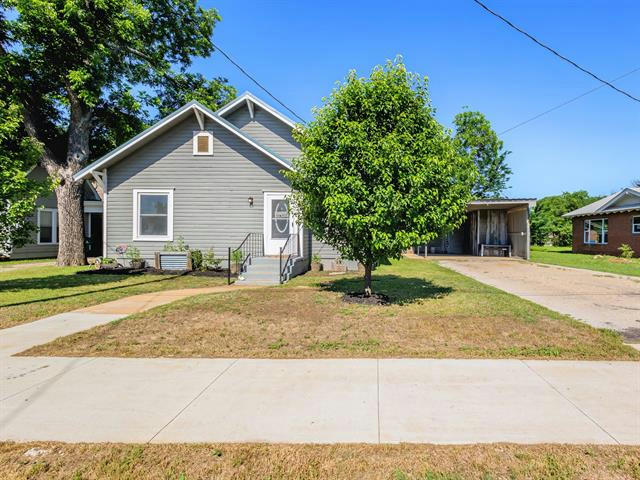 1720 S COMMERCIAL AVE, COLEMAN, TX 76834, photo 1 of 39