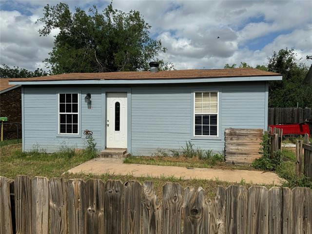 133 EAST ST, TYE, TX 79563, photo 1 of 6