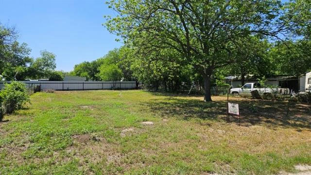 2114 S NECHES ST, COLEMAN, TX 76834, photo 2 of 9
