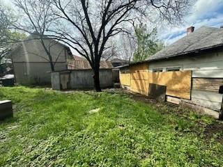 807 W MORPHY ST, FORT WORTH, TX 76104, photo 3 of 9