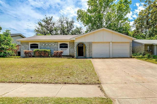 817 SKELLY ST, CROWLEY, TX 76036, photo 1 of 33