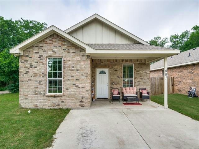 601 ERIE ST, CLEBURNE, TX 76031, photo 1 of 25