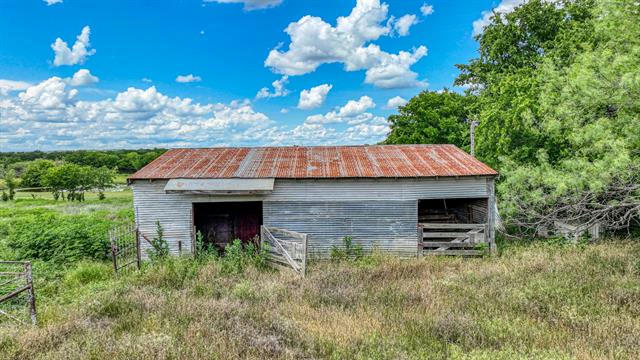 612 W HACKLEY ST, PERRIN, TX 76486, photo 4 of 33