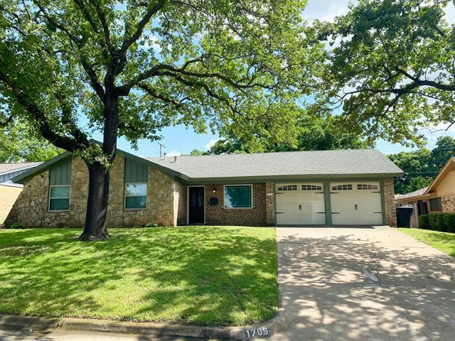 1709 SIGNET DR, EULESS, TX 76040, photo 1 of 25
