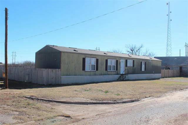 460 N GRAPE AVE, MUNDAY, TX 76371, photo 1 of 21
