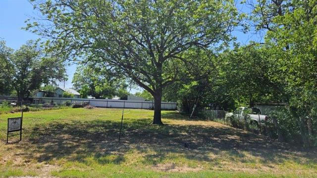 2114 S NECHES ST, COLEMAN, TX 76834, photo 3 of 9