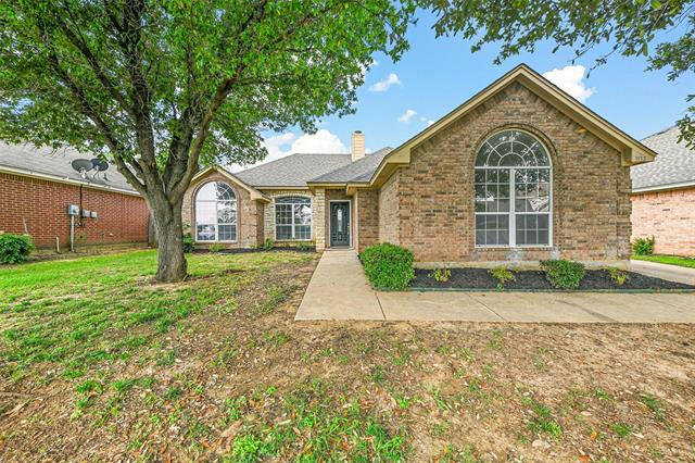 3132 EASTCREST CT, FORT WORTH, TX 76105, photo 1 of 40