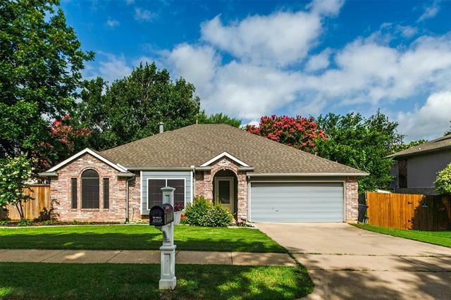 2606 FOUNTAINVIEW DR, CORINTH, TX 76210, photo 1 of 25