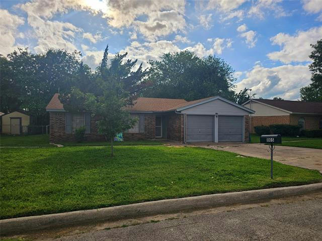 1105 N TAYLOR ST, GAINESVILLE, TX 76240, photo 1 of 12