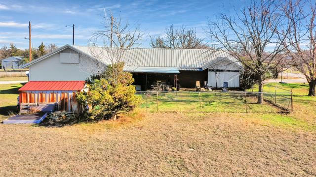 301 LAKESHORE DR, WEATHERFORD, TX 76087, photo 4 of 17