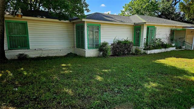 928 ASH CRESCENT ST, FORT WORTH, TX 76104, photo 4 of 17