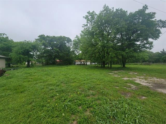 312 W WILLIAMS ST, WOLFE CITY, TX 75496, photo 1 of 3