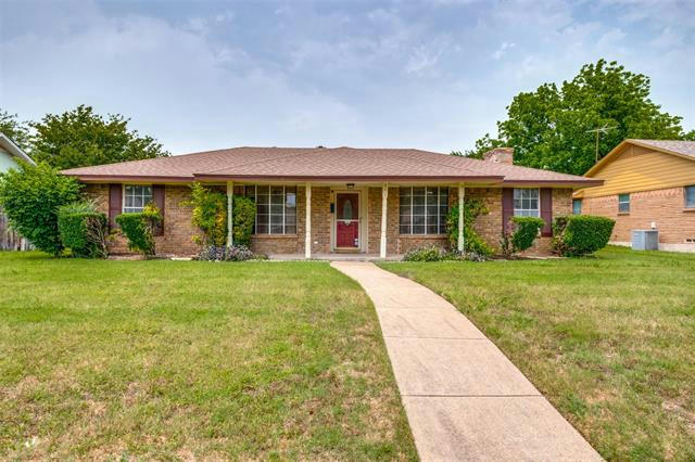 901 SYCAMORE LN, LANCASTER, TX 75146, photo 1 of 25