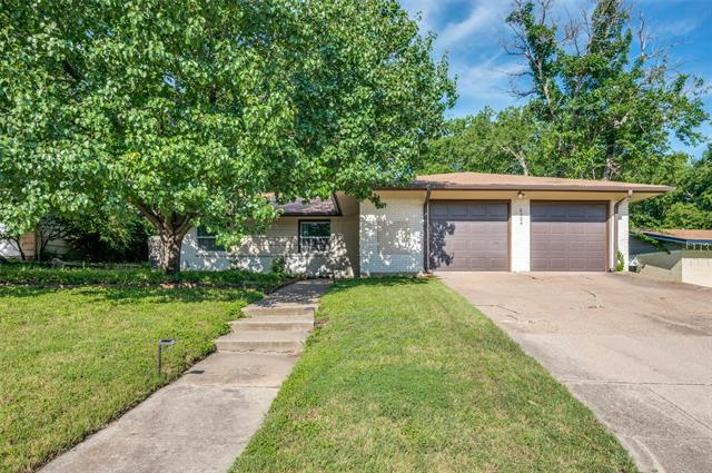 5424 WALES AVE, FORT WORTH, TX 76133, photo 1 of 25