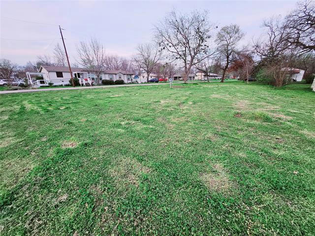 209 W 1ST ST, QUINLAN, TX 75474, photo 1 of 2