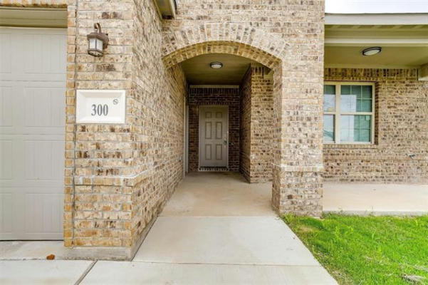 300 MARBLE CREEK DR, FORT WORTH, TX 76131, photo 4 of 39