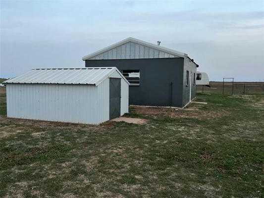 1807 CROWELL HWY, QUANAH, TX 79252, photo 4 of 25