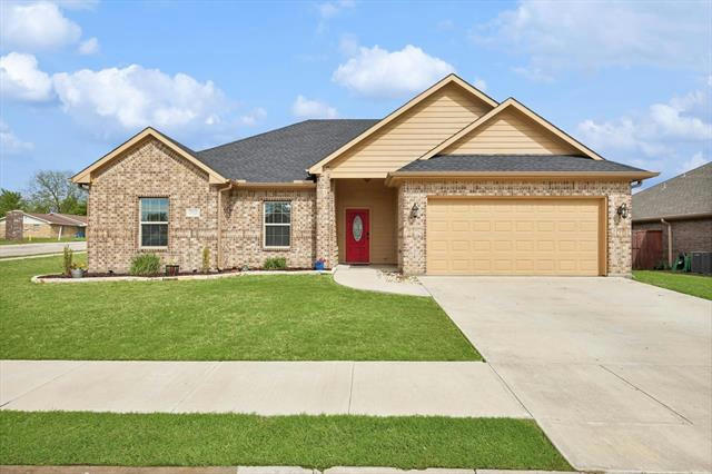 702 HADLEY LN, VALLEY VIEW, TX 76272, photo 1 of 15