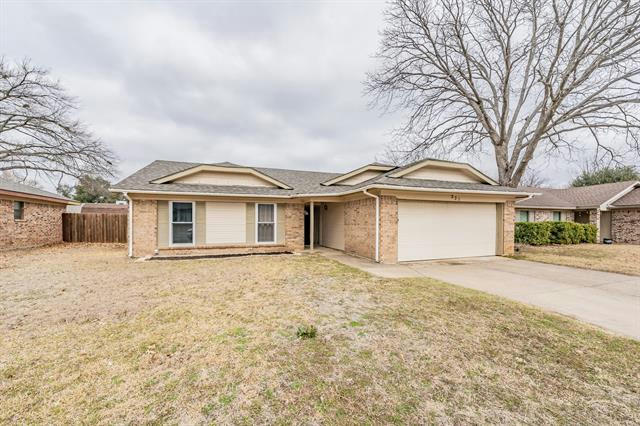 221 KALMIA DR, ARLINGTON, TX 76018, photo 1 of 40