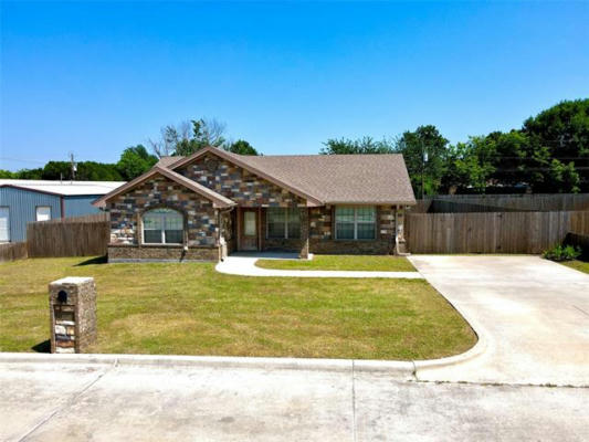 1411 MADISON ST, BOWIE, TX 76230 - Image 1