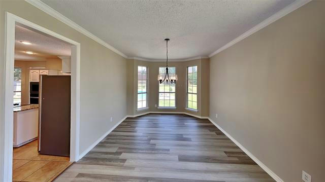 6117 ROARING SPRINGS DR, NORTH RICHLAND HILLS, TX 76180, photo 4 of 26