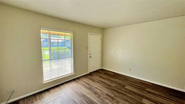 845 BETTY DR, TERRELL, TX 75160, photo 3 of 15