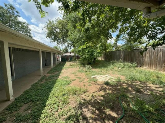 1010 N MEADOWS DR, AUSTIN, TX 78758, photo 4 of 13