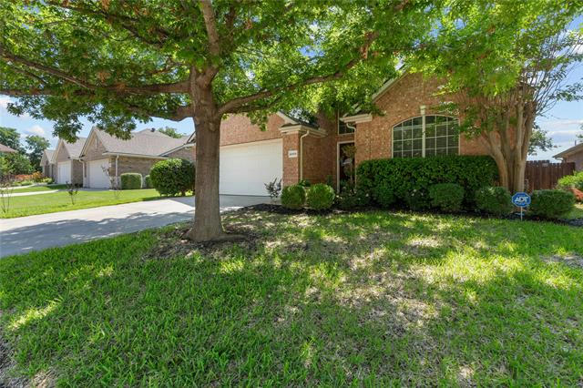 4909 MARINEWAY DR, FORT WORTH, TX 76135, photo 1 of 38