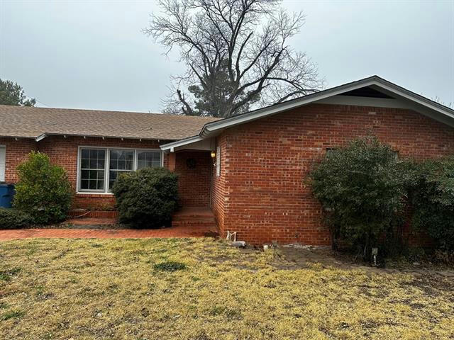 801 CRESCENT DR, SWEETWATER, TX 79556, photo 1 of 7