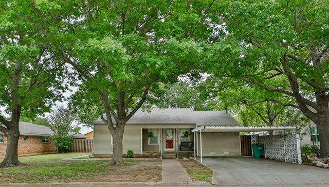 415 N HICKORY ST, MUENSTER, TX 76252, photo 1 of 33